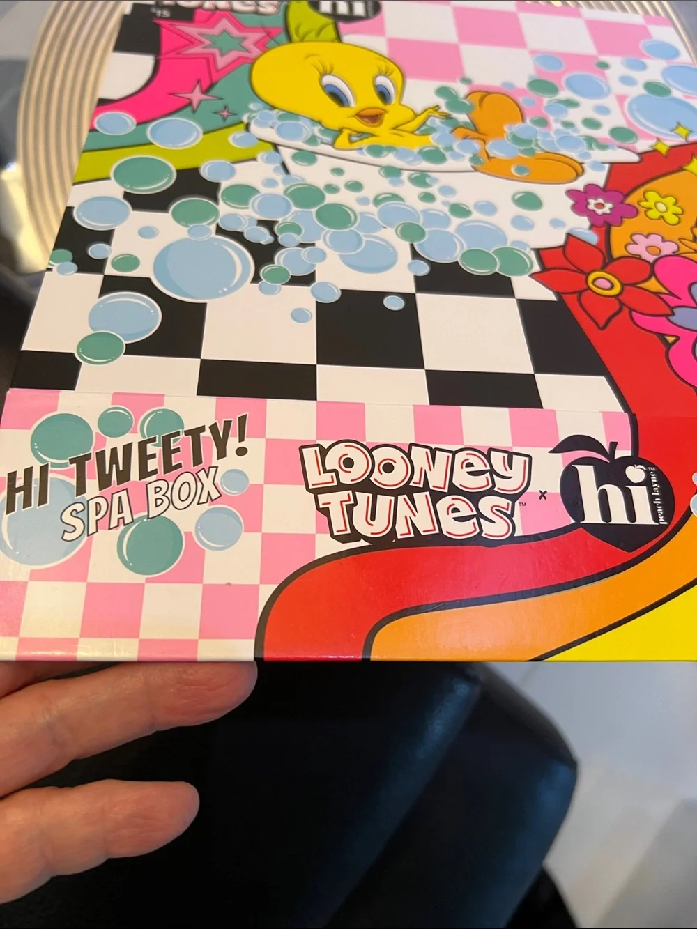 LOONEY TUNES HI TWEETY SPA BOX and 2 LOKAI Small Stretch rubber bracelets.